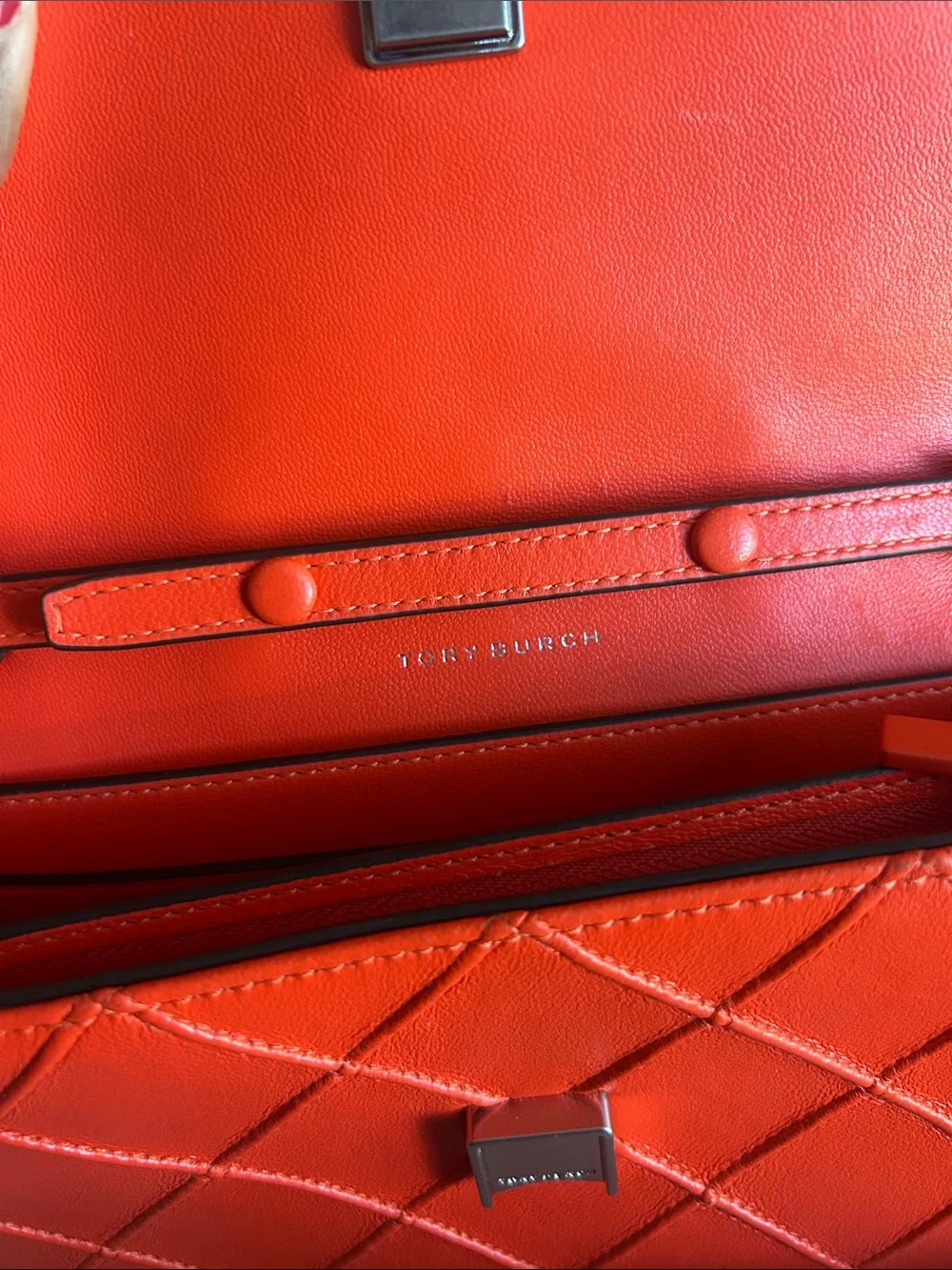 NWOT TORY BURCH Fleming soft chain wallet